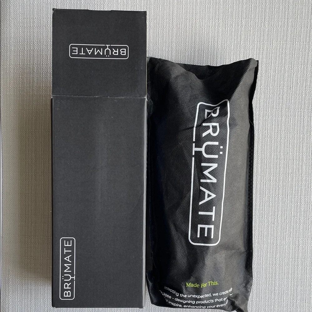 BrüMate NAV 35oz Tumbler in guava brand new in box
